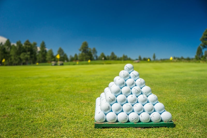 golf-ball-pyramid
